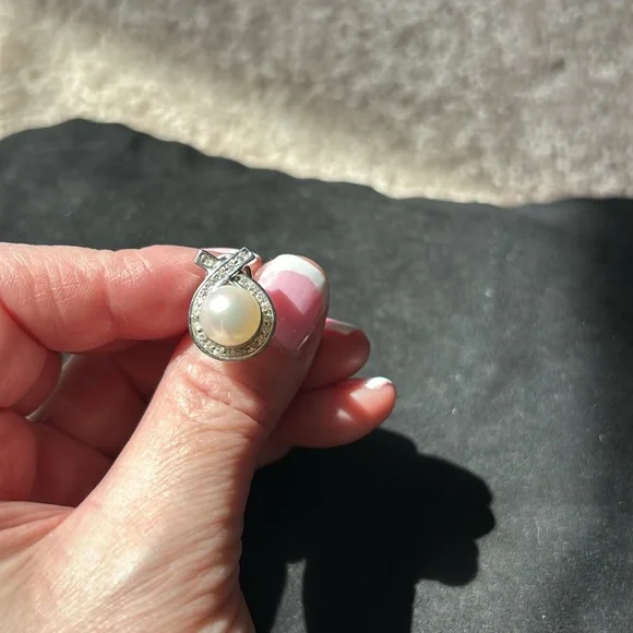 14kt White Gold lever back earrings with real diamonds- from Littmans! 🦋 - Picture 8 of 10